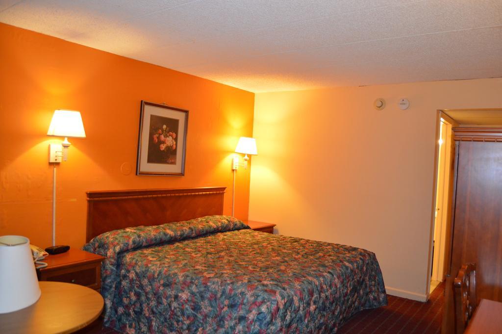 Travelers Inn South Brunswick Terrace Eksteriør bilde